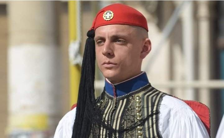 Η Προεδρική Φρουρά εορτάζει τον Προστάτη της – Η ύψιστη τιμή να υπηρετείς ως Εύζωνας στο μνημείο του Αγνώστου Στρατιώτη
