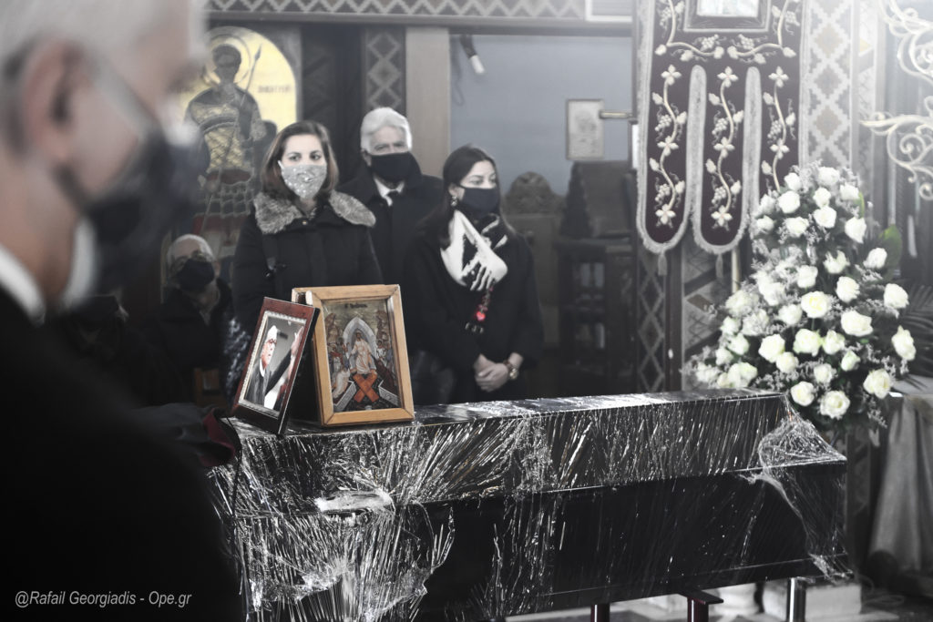 Ο “αποχαιρετισμός” σε καιρό κορωνοϊού