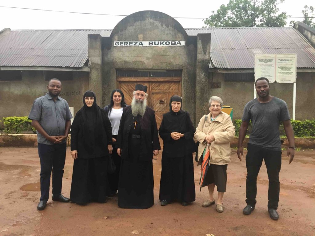 Επίσκεψη στις φυλακές της Μπουκόμπας