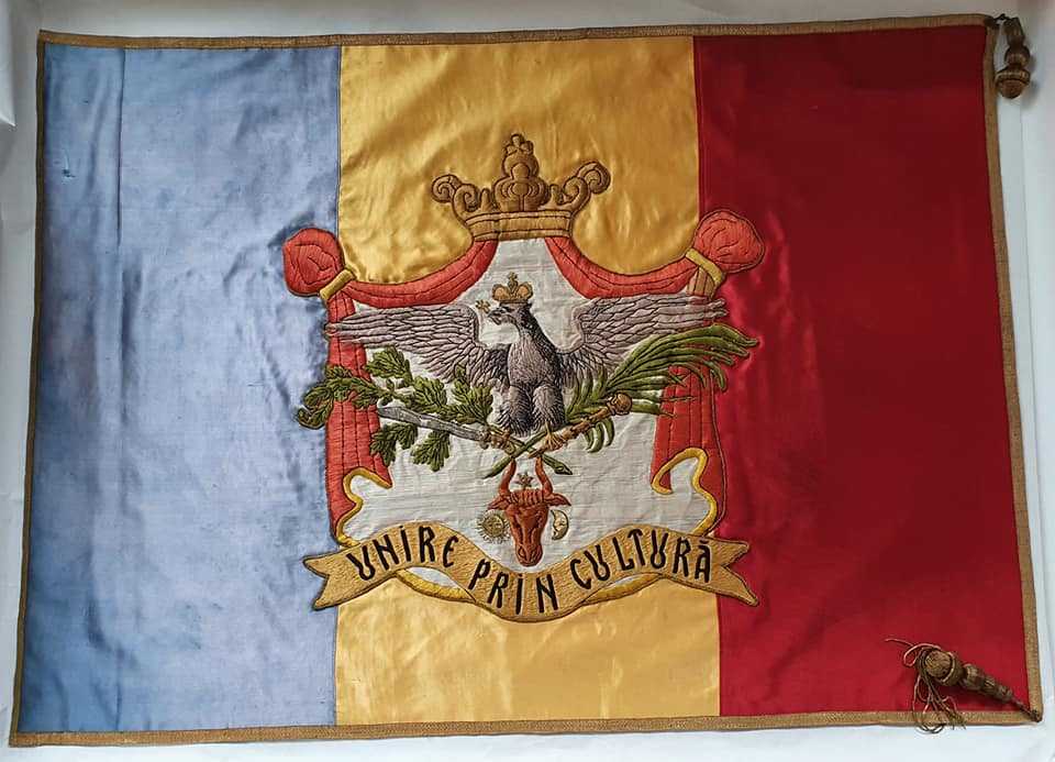 S-a încheiat recondiţionarea drapelului istoric al Ateneului din Iaşi: A fost sfinţit de Mitropolitul Nicolae Bălan în 1924