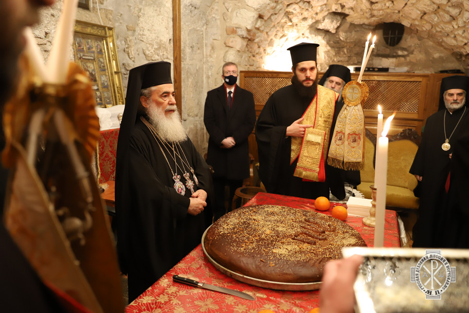 Патриарх Феофил совершил новогоднее богослужение
