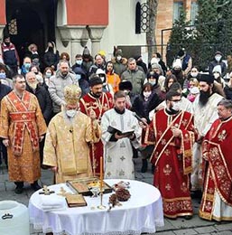 Богојављење прослављено под сводовима Успенског храма у Крагујевцу