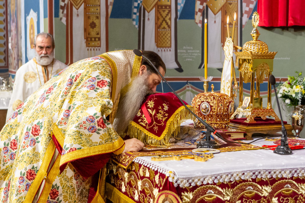 “Το αληθινό φως βρίσκεται στη θέα των αοράτων”