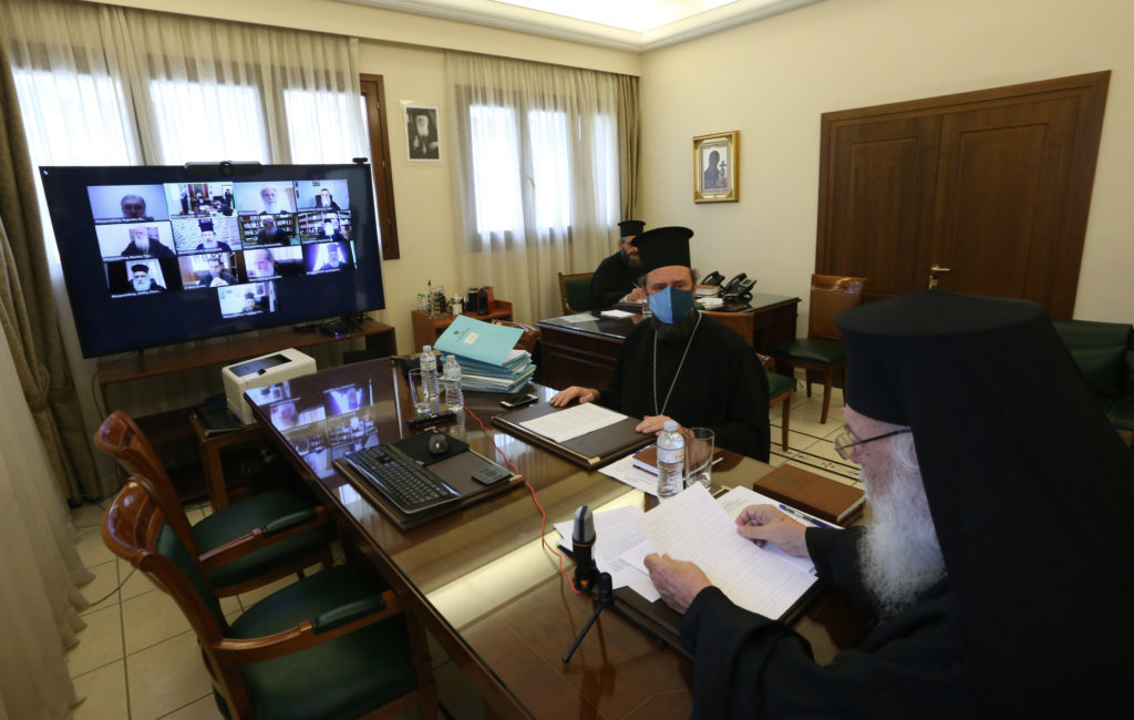 Έκτακτη σύγκληση της Διαρκούς Ιεράς Συνόδου «φέρνει» τη Δευτέρα το κλείσιμο των εκκλησιών τα Θεοφάνεια – Οι εξαγγελίες Πέτσα σχετικά