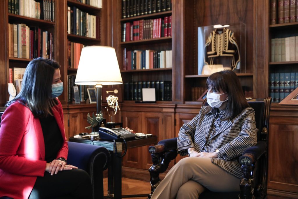 Συνάντηση ΠτΔ με την υπουργό Παιδείας