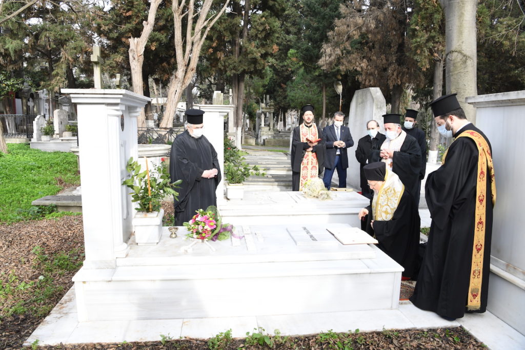 Πατριαρχικό Τρισάγιο στο μνήμα του τελευταίου Σχολάρχη