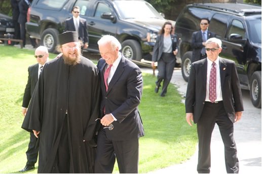 “Ο Μπάιντεν να δείξει σεβασμό στη κληρονομιά του Πατριαρχείου στο Κόσοβο”