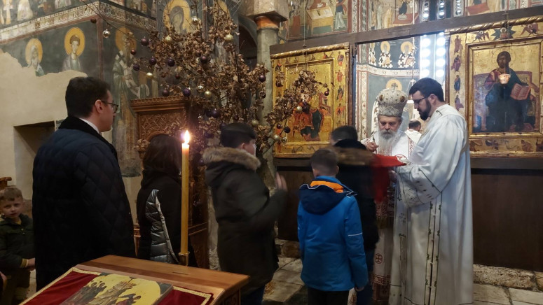 Божићна литургија у манастиру Грачаница