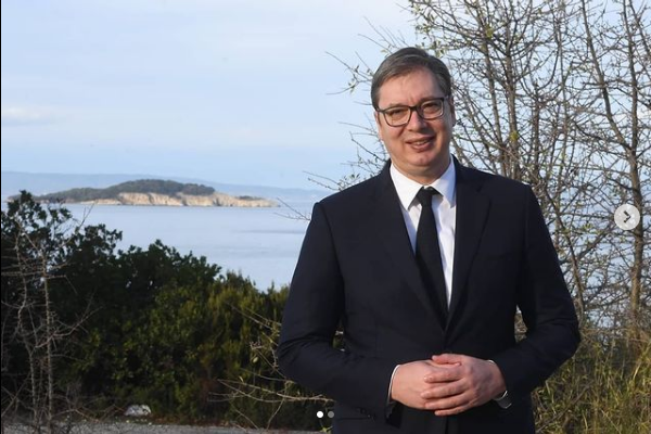 Vučić stigao na Svetu goru, dočekalo ga sveštenstvo Hilandara