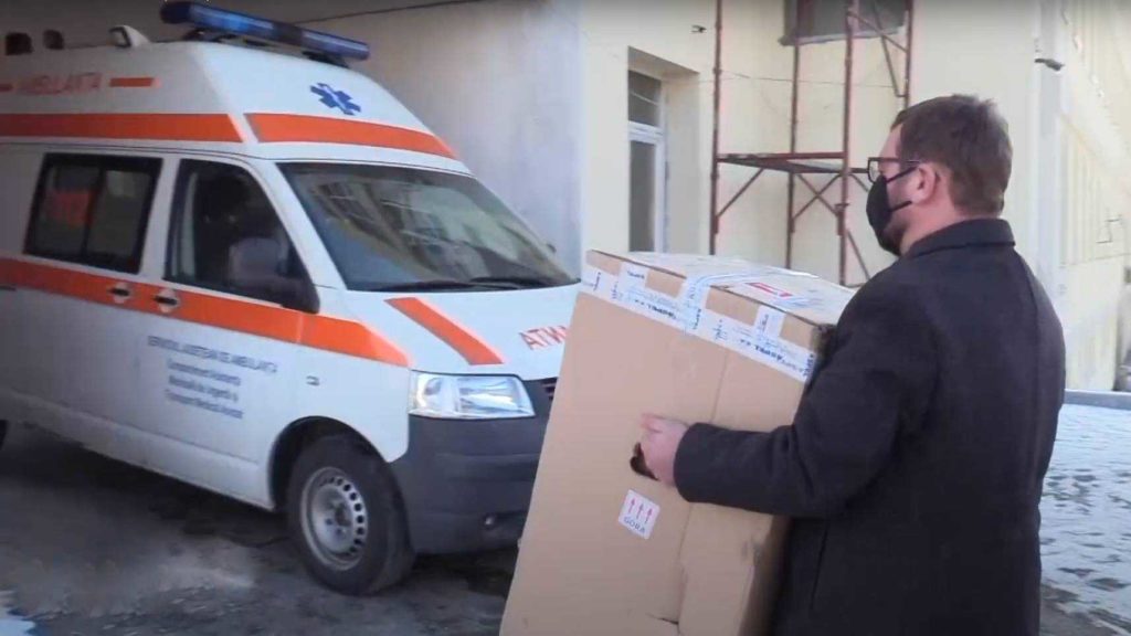 Donația Bisericii pentru Spitalul Municipal Curtea de Argeș: Un electrocardiograf mobil