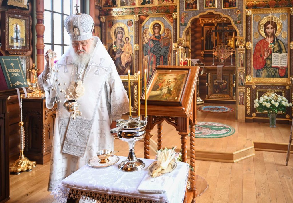 На Богојављењe патријарх Кирил богослужио у скиту Александра Невског у Москви