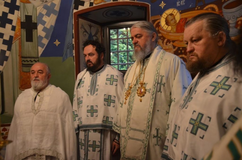 Владика Кирило богослужио у манастиру Доњем Острогу