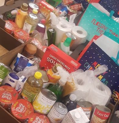 Εκατοντάδες γεύματα από την Αρχιεπισκοπή Θυατείρων