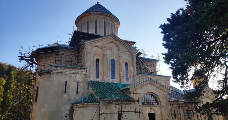 Georgia: Lelo opposition party leader asks prosecutor’s office to investigate Gelati monument rehabilitation