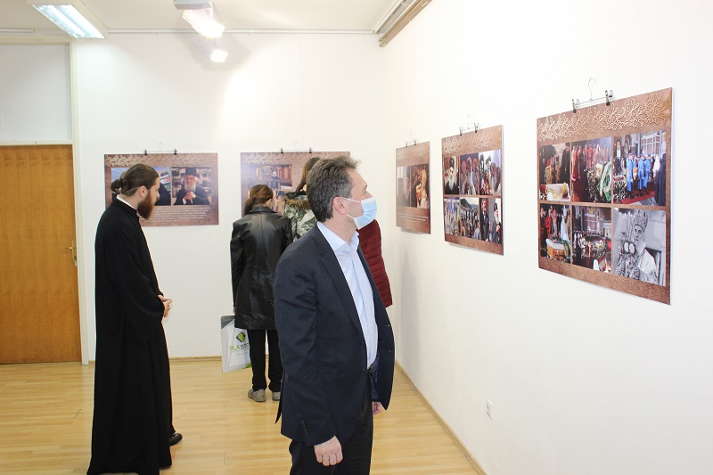 Угљевик: Изложба фотографија патријарха Иринеја
