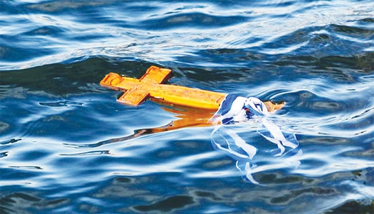 Στέλιος Πέτσας: Κλειστές οι Εκκλησίες για τους πιστούς για μια εβδομάδα – Χωρίς Αγιασμό των υδάτων την Ημέρα των Θεοφανίων