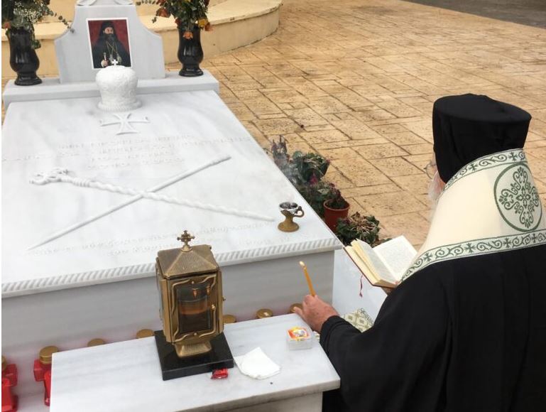 Τρισάγιο επί του τάφου του μακαριστού Μητρ. Λαγκαδά