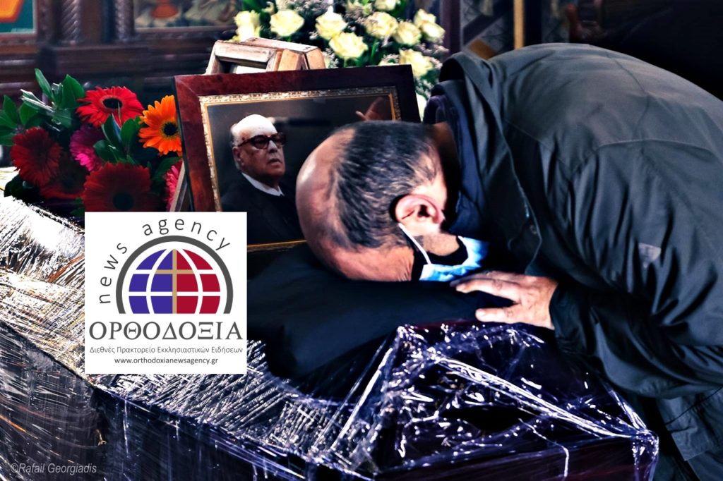 Η ΦΩΤΟΓΡΑΦΙΑ ΤΗΣ ΗΜΕΡΑΣ: Ένα δάκρυ για τον Δάσκαλο