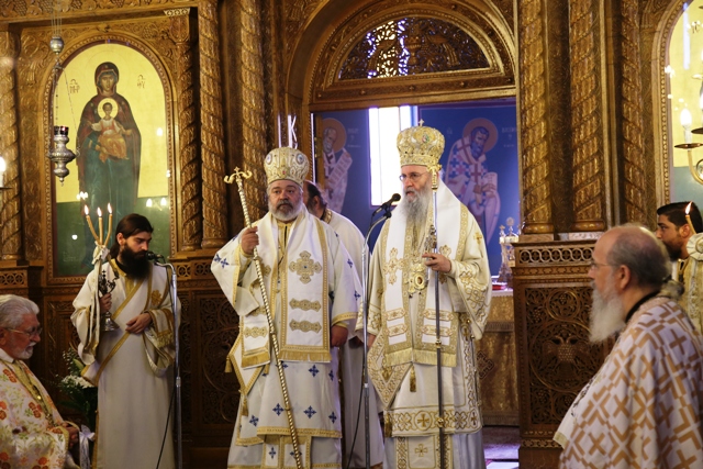 Ήχησαν χαρμόσυνα οι καμπάνες της Ναυπάκτου