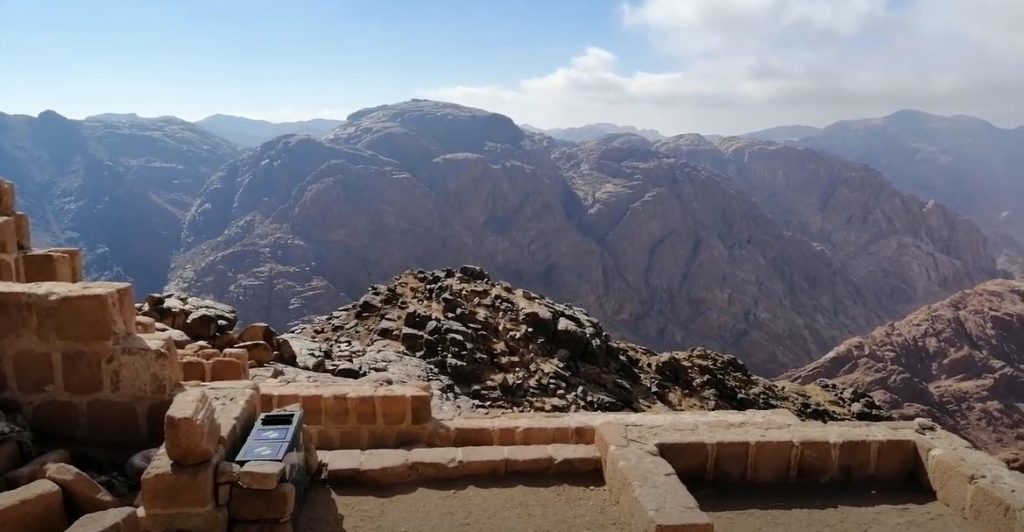 ΑΓΙΑ ΚΟΡΥΦΗ: Εδώ παρέλαβε τις 10 εντολές ο Μωυσής (ΒΙΝΤΕΟ)