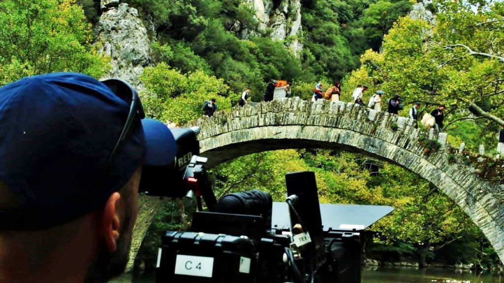 Η Άνοιξη φέρνει στην τηλεόραση τη ζωή του Αγίου Παϊσίου – Τι είπε ο Σεναριογράφος και οι εικόνες απο τα γυρίσματα