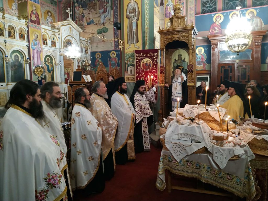 Η Σύναξις της Παναγίας Παραμυθίας στο Αγρίνιο (ΦΩΤΟ)