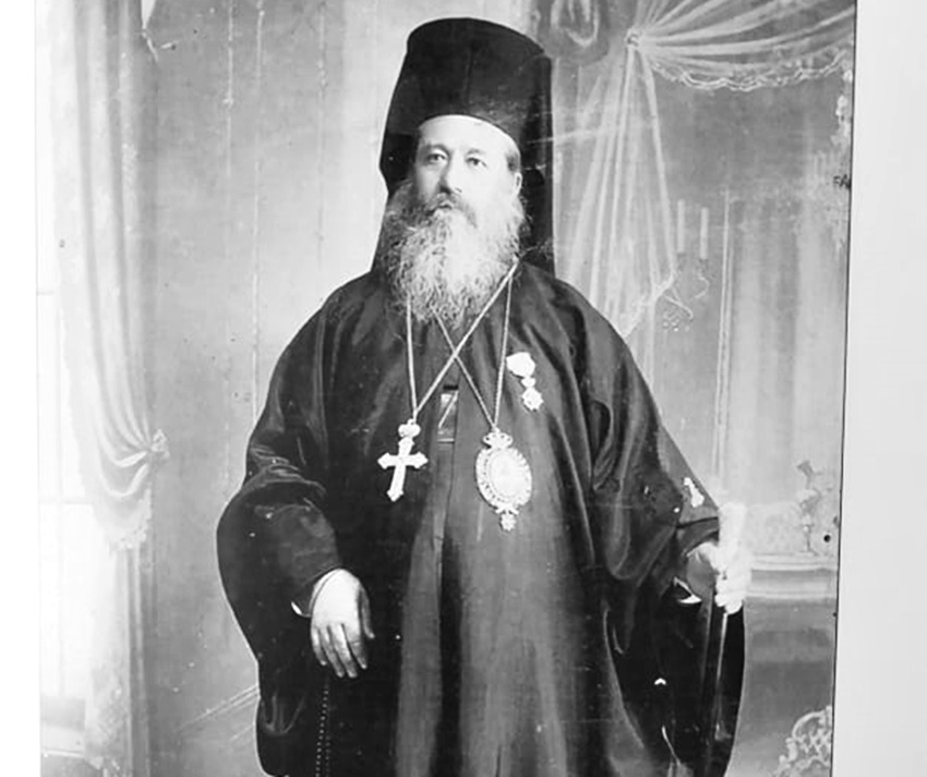 Μία σπάνια φωτογραφία του Μητροπολίτου Γυθείου και Οιτύλου