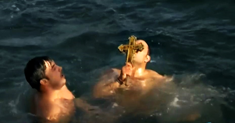 Πιάνοντας τον Σταυρό στην προκυμαία της Βασιλεύουσας