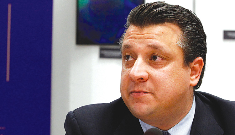 Συνεχίζει την πολεμική εναντίον της Θείας Κοινωνίας ο Μ. Δερμιτζάκης