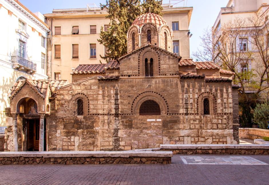 Συνεδριάζουν οι λοιμωξιολόγοι – Το απόγευμα οι ανακοινώσεις για νέα μέτρα – Τι θα γίνει με τις εκκλησίες