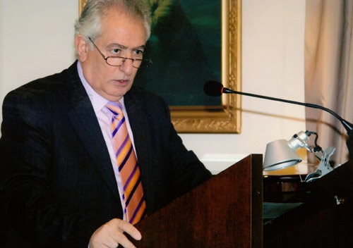 Έπεσαν οι μάσκες