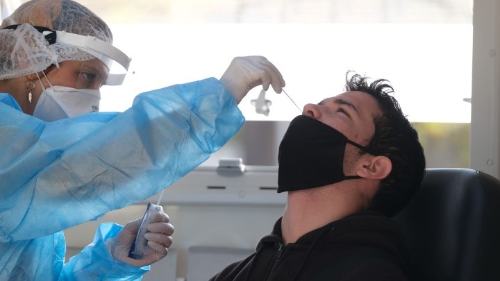 510 νέα κρούσματα και 323 διασωληνωμένοι