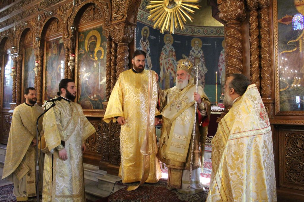 Χειροτονία διακόνου από τον Μητροπολίτη Ξάνθης