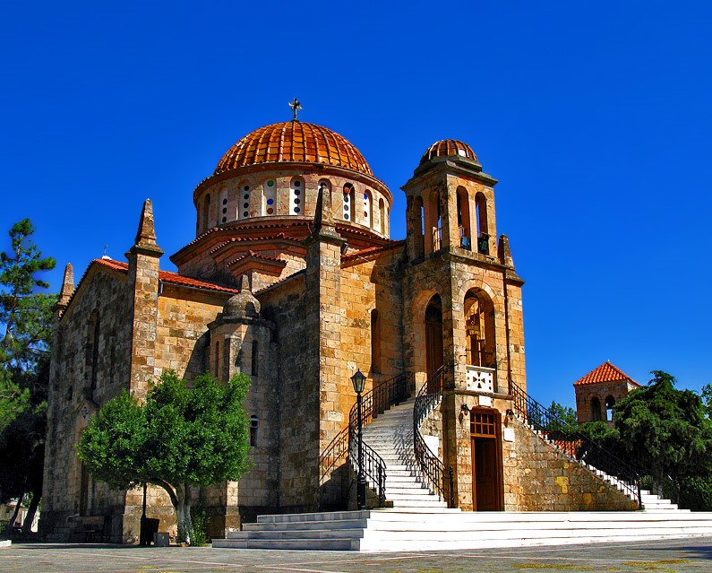 Ι.Ν. Εισοδίων Αιγίου: Αποτύπωση Μαρμάρινου Τέμπλου και ο Αρχιτέκτονας Ε. Τσίλερ