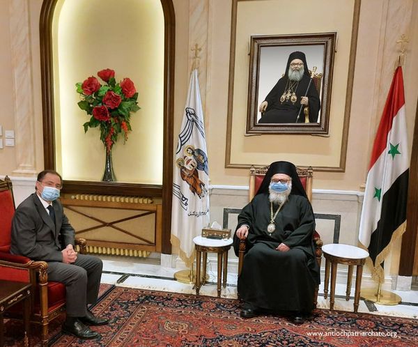 البطريرك يوحنا العاشر يستقبل القائم بأعمال السفارة القبرصية