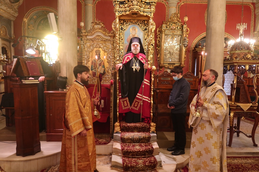 “Κεκλεισμένων των θυρών” η Κυριακή του Ασώτου στη Σύρο