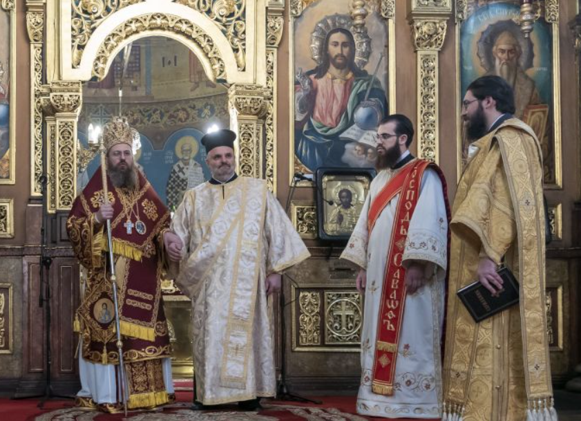 На осмата годишнина от избора и интронизацията на Българския патриарх Неофит бе ръкоположен дякон в храм „Св. Неделя“