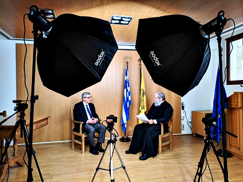 Στους δρόμους της Ιστορίας, στην αναζήτηση των γεγονότων