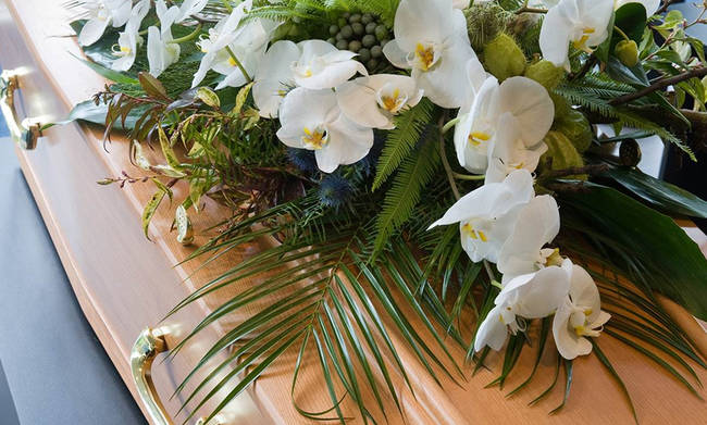 ΙΑΑΘ: Αβάσιμα τα περί αυξήσεων στα έξοδα κηδείας