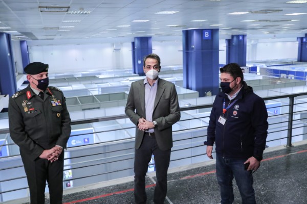 Επιθεώρησε το εμβολιαστικό κέντρο στο Μαρούσι ο πρωθυπουργός