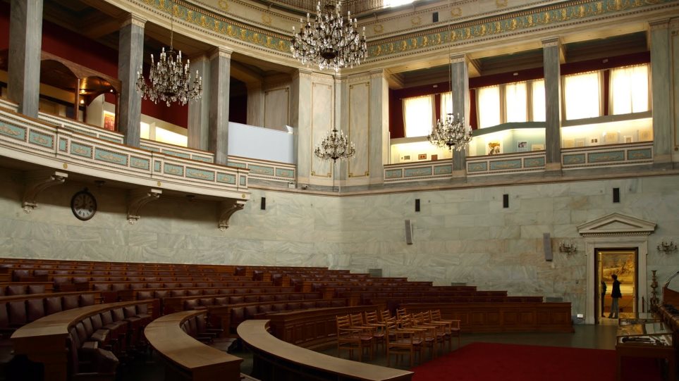 Βουλή: Συζήτηση για τον δημόσιο διάλογο