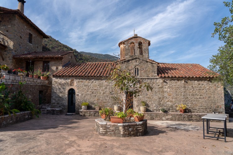 Κλείνουν οι εκκλησίες και στην Αρκαδία