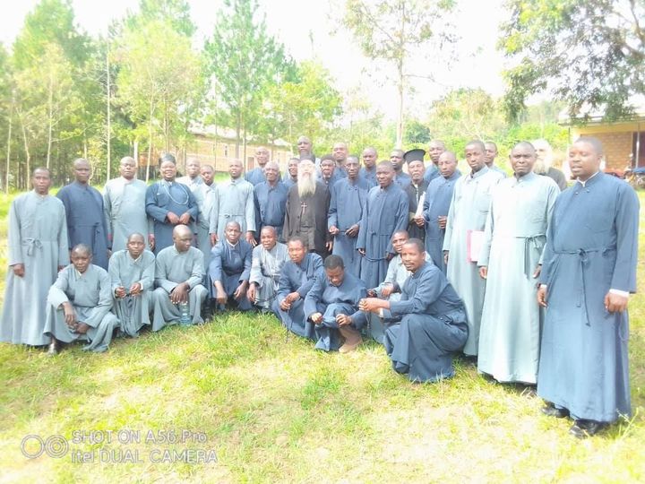 Η χαρά των πτωχών ιερέων