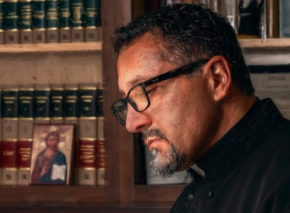 “Η νεολαία αντιμετωπίζει μια ποικιλία προκλήσεων”