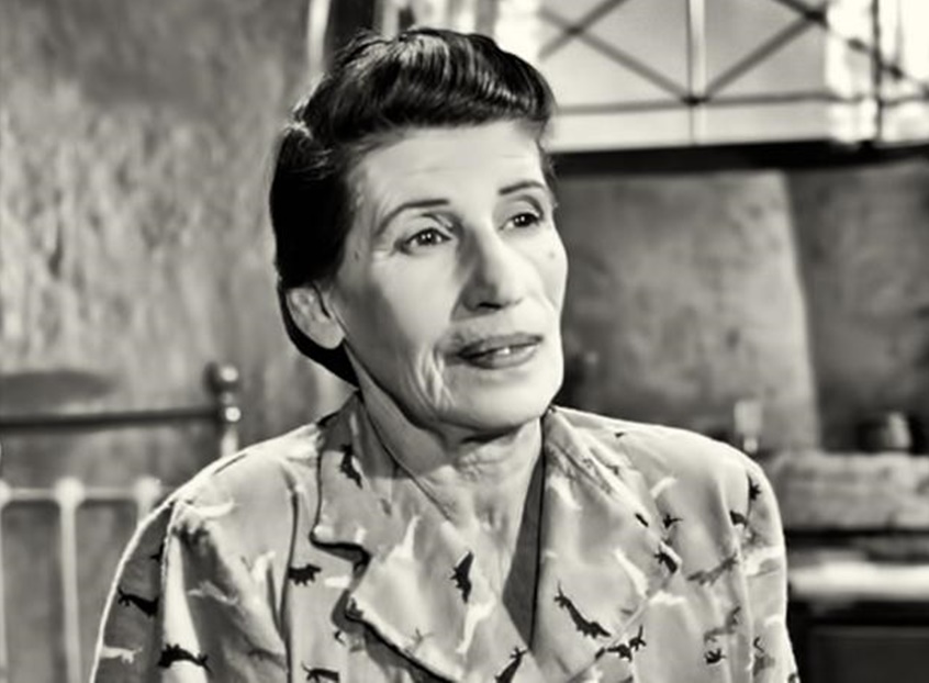 Ήταν βαθιά θρησκευόμενη και ο αδελφός της Μοναχός