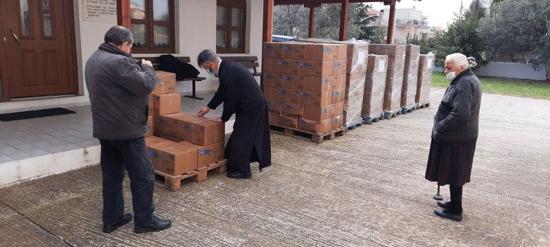 300 δέματα αγάπης σε άπορες οικογένειες της Θράκης