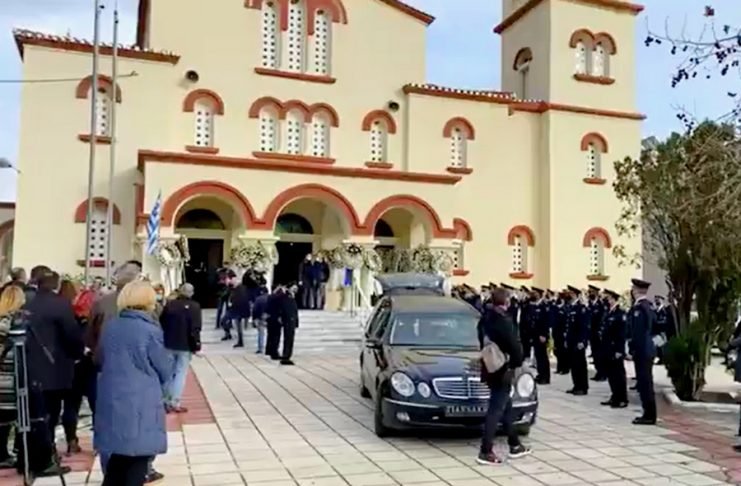 Με τιμές ήρωα το “τελευταίο αντίο” στον άτυχο πυροσβέστη