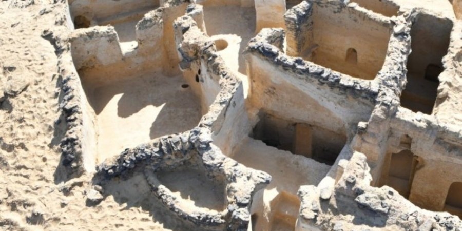 Τοιχογραφίες στα ελληνικά στο παλαιότερο μοναστηριακό μνημείο