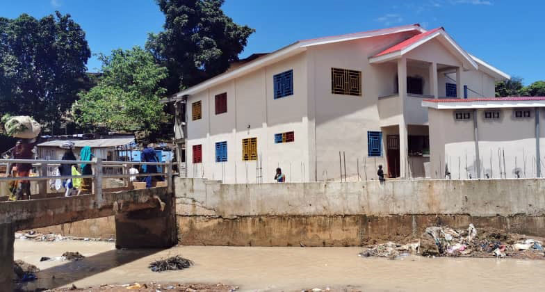 Ένα σχολείο στην παραγκούπολη του Κρου Μπέι