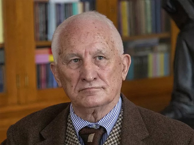 Бећковић: Зауставља се етничко чишћења српских писаца из школских програма у Црној Гори